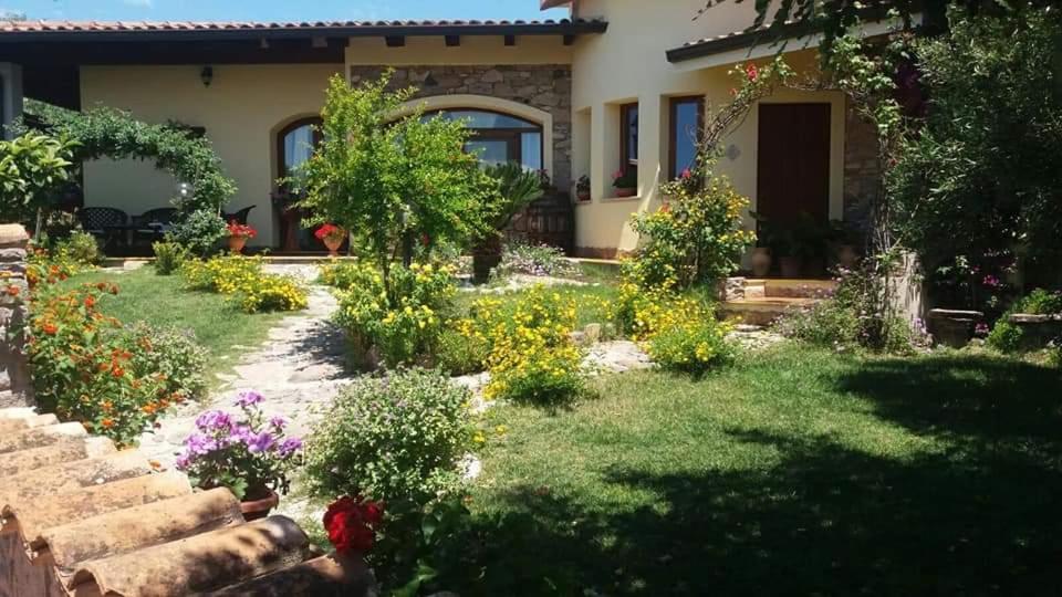 ساردارا B&B Ottoulivi المظهر الخارجي الصورة