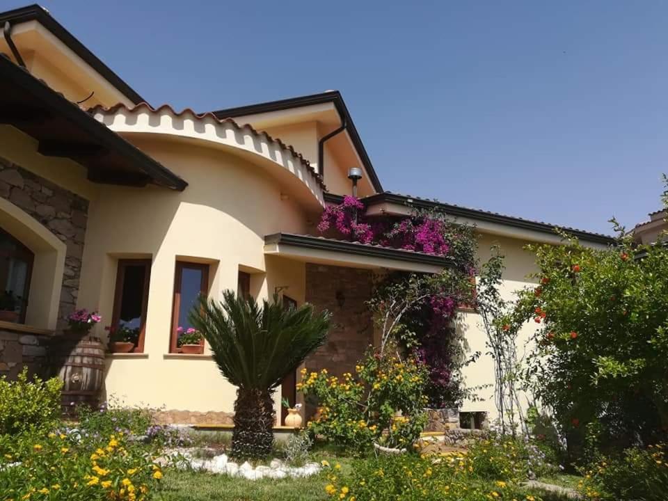 ساردارا B&B Ottoulivi المظهر الخارجي الصورة